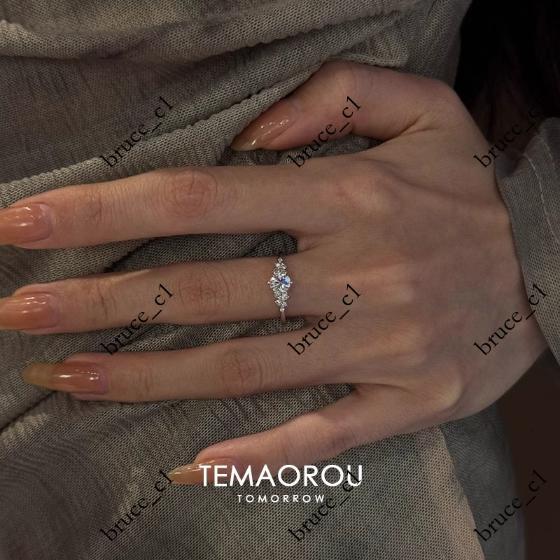 Cool and Elegant Sparkling Silver for Women, Gentle Temperament Open Diamond Index Finger Light Luxury High-end Feel Ring, Pair Ring