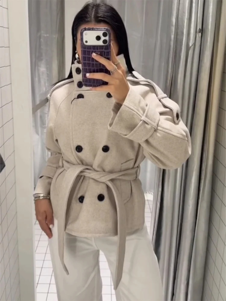 Women Short Wool Blend Coat Stand Collar Double Breasted Belted Waist Long Sleeve Epaulet Casual Winter Lady Outerwear Jacket 260911