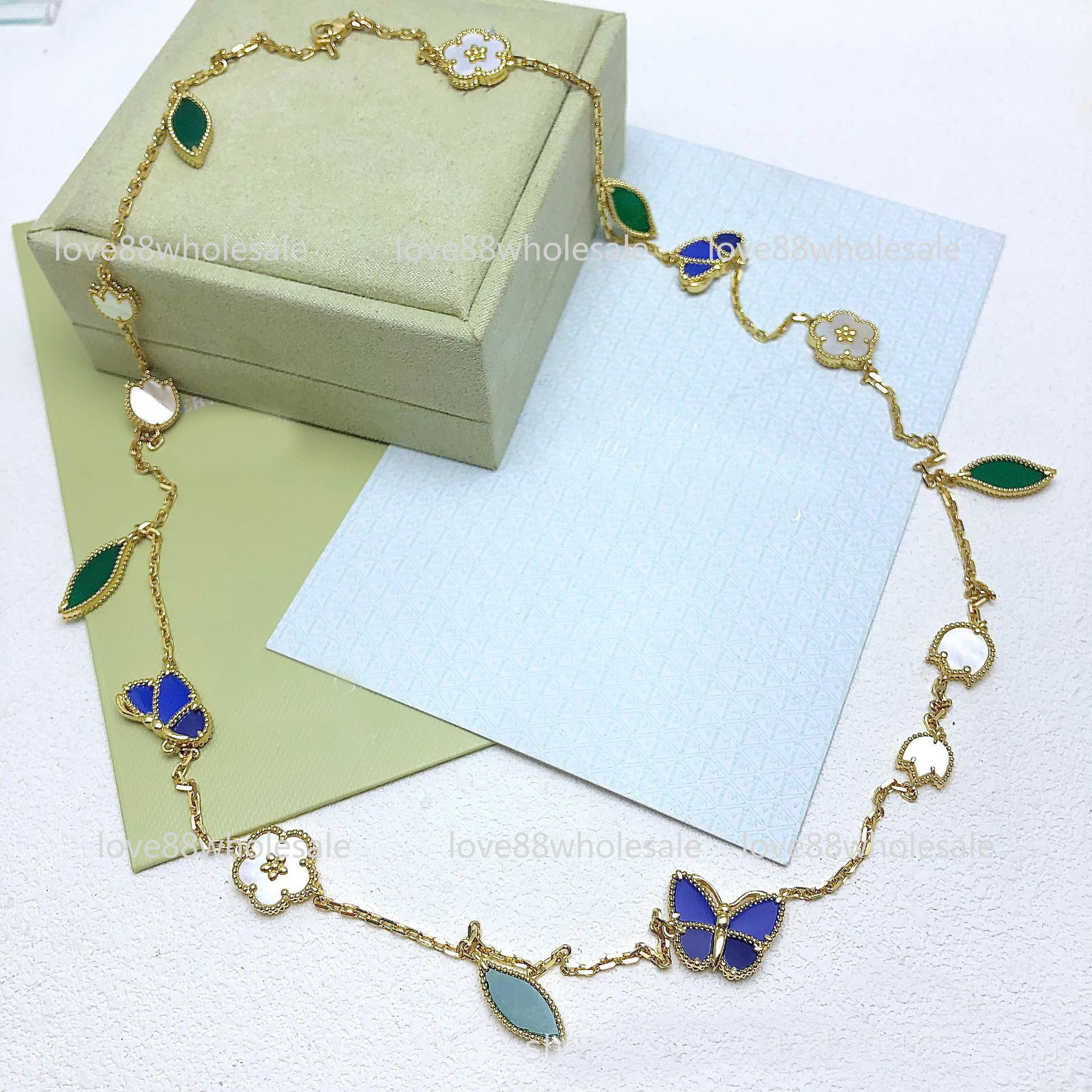 Designer Necklace Luxury Butterfly Pendant Necklace Floral Clover Charm Gold Silver Plated Long Chain Necklace For Women Men Party Fashion Jewelry L