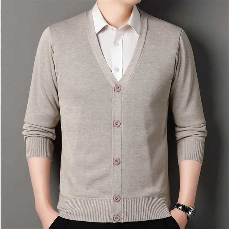 Autumn Winter Men's Casual Knit Cardigan Solid Color Slim Fit Fashion V-Neck Knitted Sweatercoat Men Flce Warm Sweater Jackets Q260921