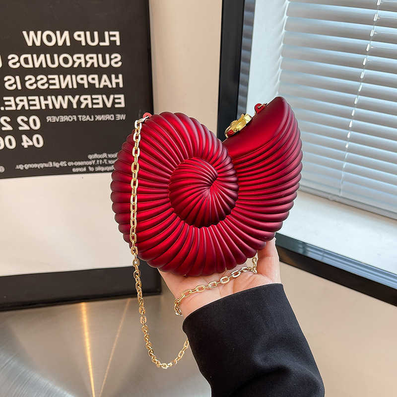 Evening Seashell-shaped Evening Bag Bags with Personality 2026 Summer New fashion Chain Crossbody Womens Bag Red Envelope-style Makeup Bag D260922