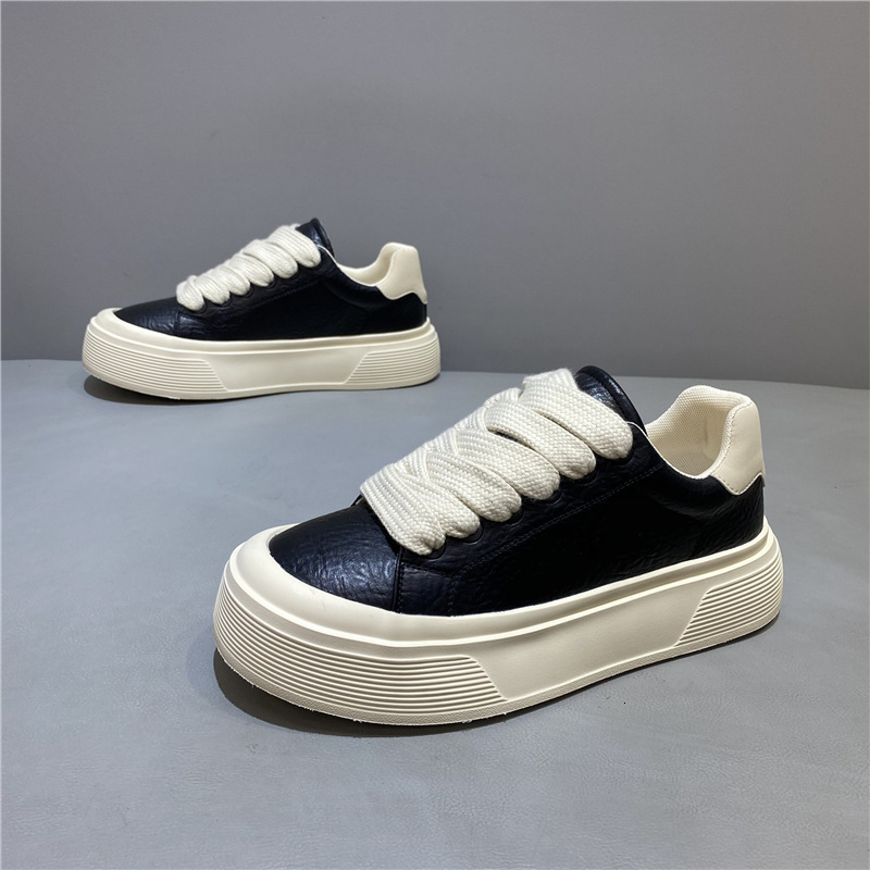 men's 2025 new Casual shoes model lace-up thick soft sole ultra-light versatile sneakers fashion low-top Designer shoes leather sports casual s