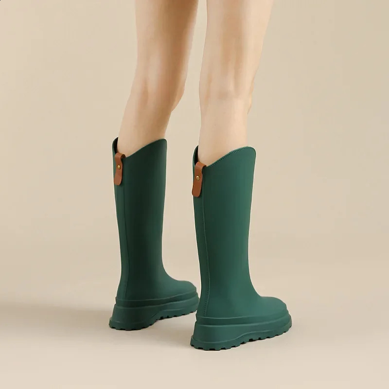 Korean Style Women's Rain Boots Thick Bottom Outdoor Wear for Rainy Days High-Tube Adult Rubber Shoes Wear-Resistant Water Shoes 260920