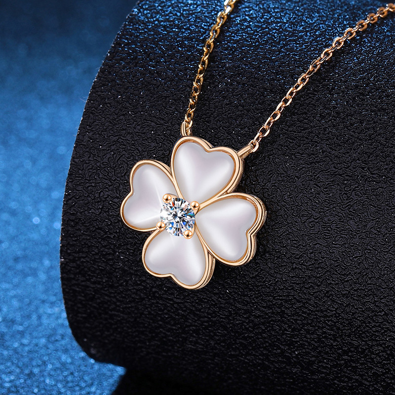 New S925 Sterling Silver For Women With Moissanite Pendant, Natural White Mother-Of-Pearl Lucky Four-Leaf Clover Necklace Wholesale