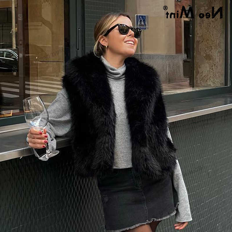 Fur Faux Vest Women 2024 Winter War Fake Fur Sveless Jacket Coats Chic Fluffy Waistcoat Autun Outerwear Gilets D260921