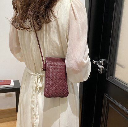 Vintage Hand Woven Cell Phone Purse for Ladies, Thin Strap Vertical Crossbody Bag, Fashion Woven PU Leather Mini Shoulder Handbag 666
