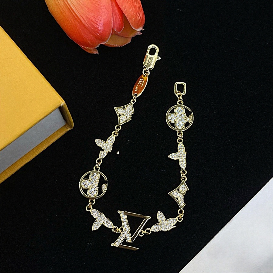 18K High end Clover Stainless Letter diamond bracelet Gold plated Chain All match Luxury jewelry designer for women top quality 36uN#