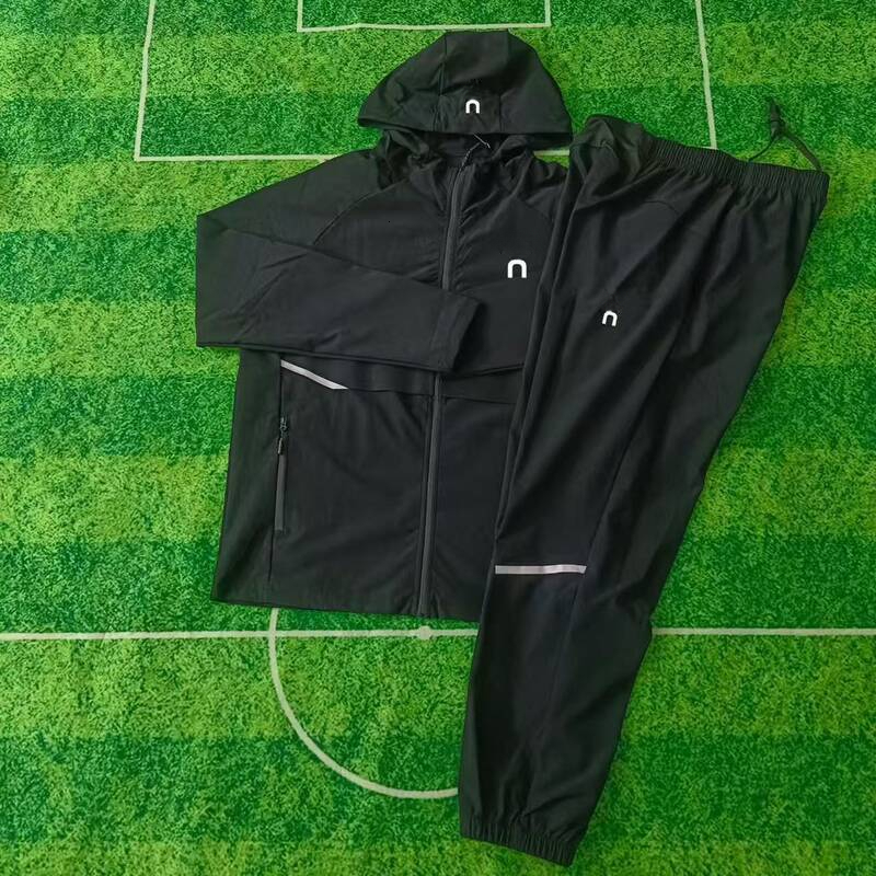 Giacca con cappuccio Oncloudds Tuta da uomo Completo da corsa Set Abbigliamento sportivo traspirante ad asciugatura rapida Top da corsa Pantaloncini
