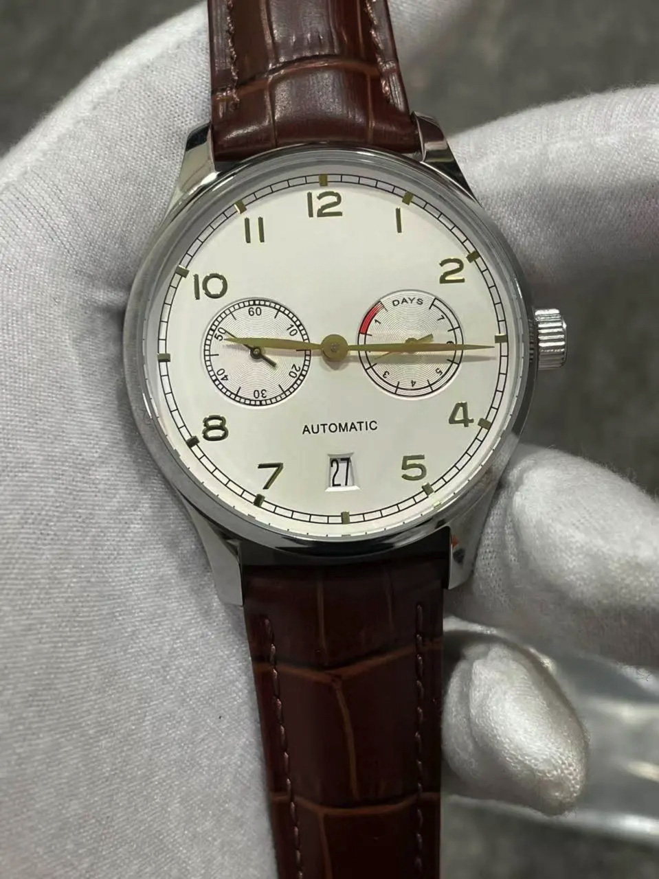 AAA Quality Men Watch Automatic Mechanical Movement Date Display Arabic Numeral Scale Luxurious Classic Durable Daily Wear High Grade Versatile