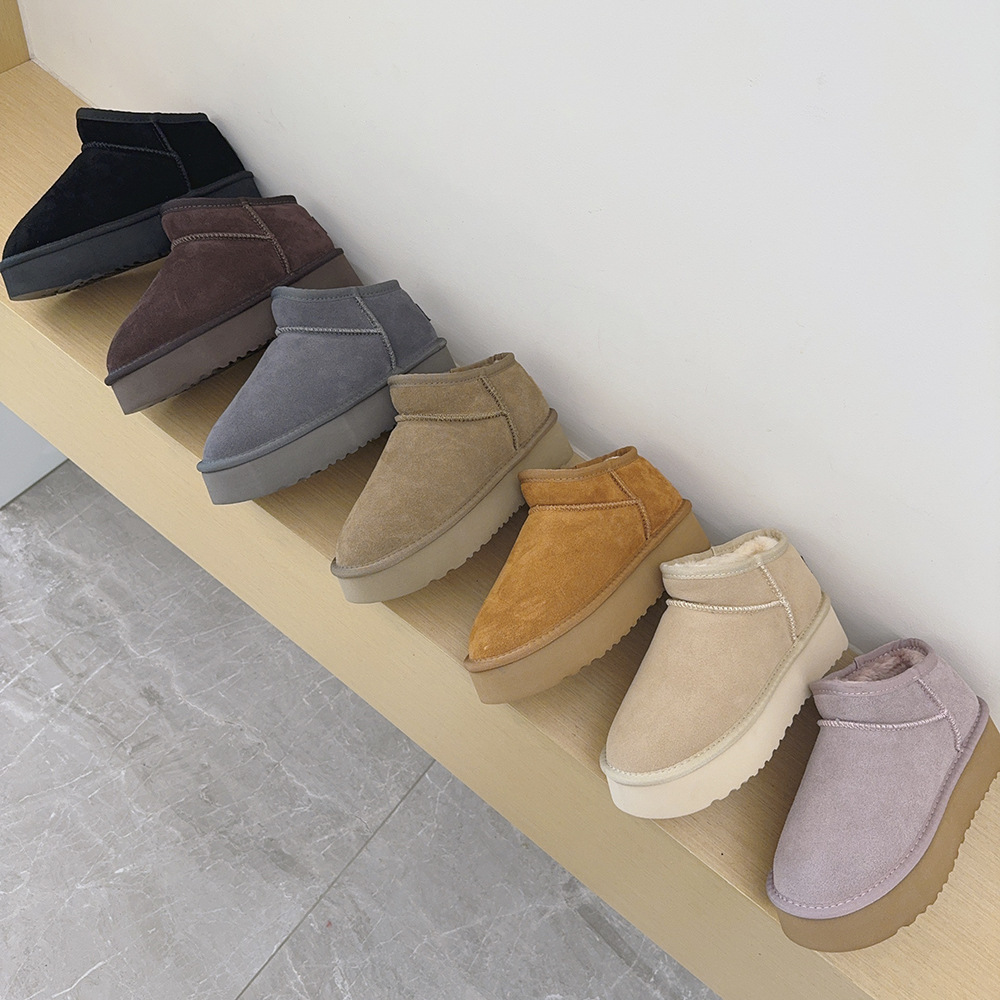 Designer Real Australia High-quality girls warm snow boots Teenage Students Winter Thick sole boots Sheepskin Shearling Women's Mini Boot Winte