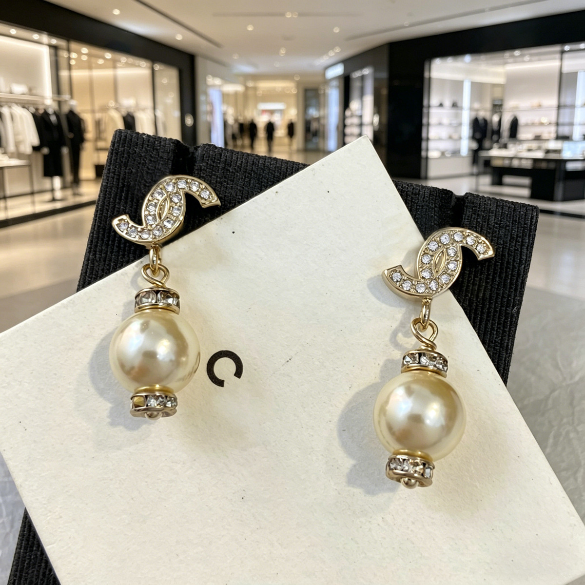 designer High-end version full-diamond pearl pendant women, light luxury fashion personalized earrings and studs for cross-border sales