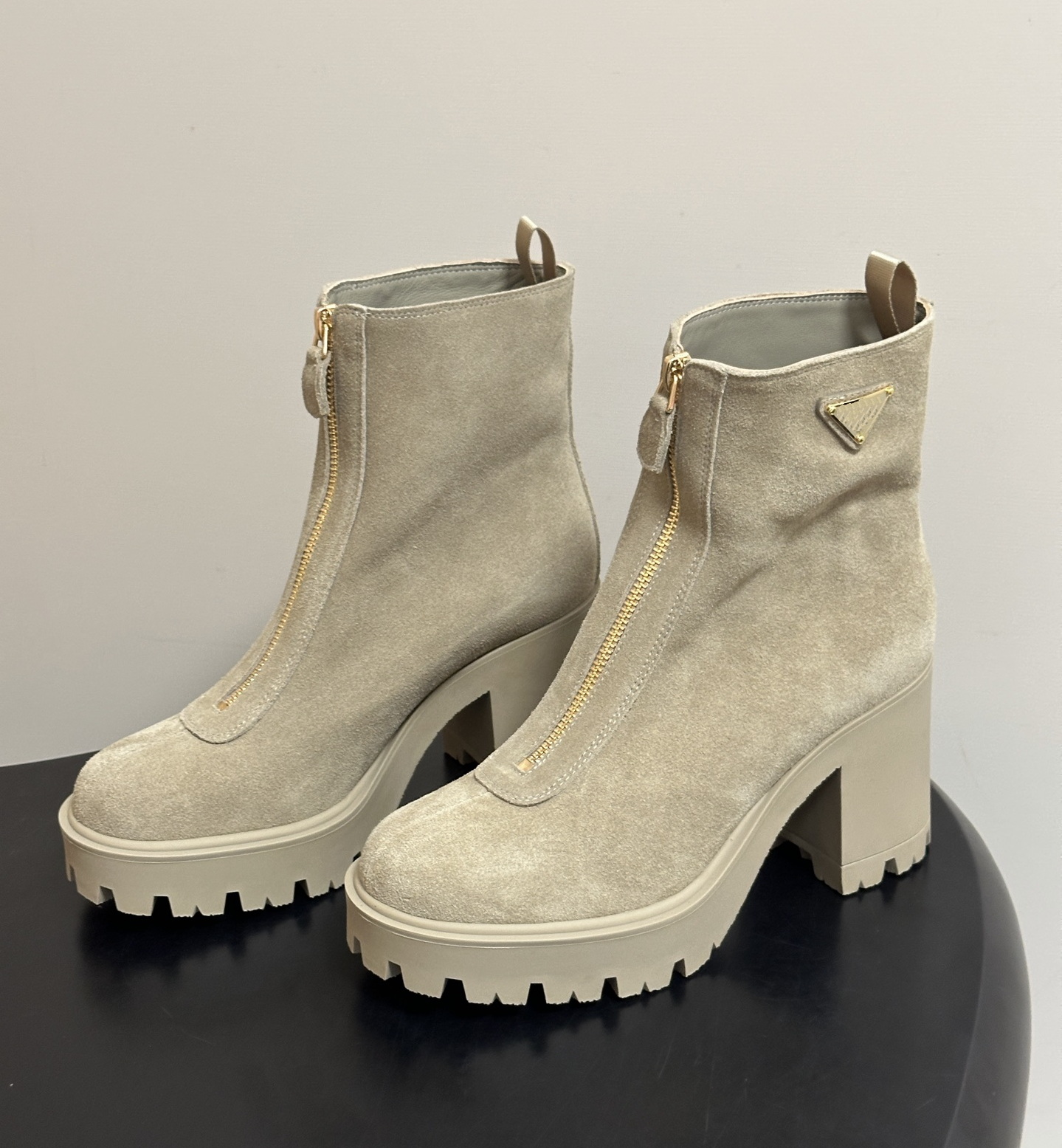 Luxury Dress Shoes Designer Retro Style Shoes New Arrival Round Toe Ankle Booties Front Zipper Platform Chunky Sole Suede Short Boots For Outdoor Da