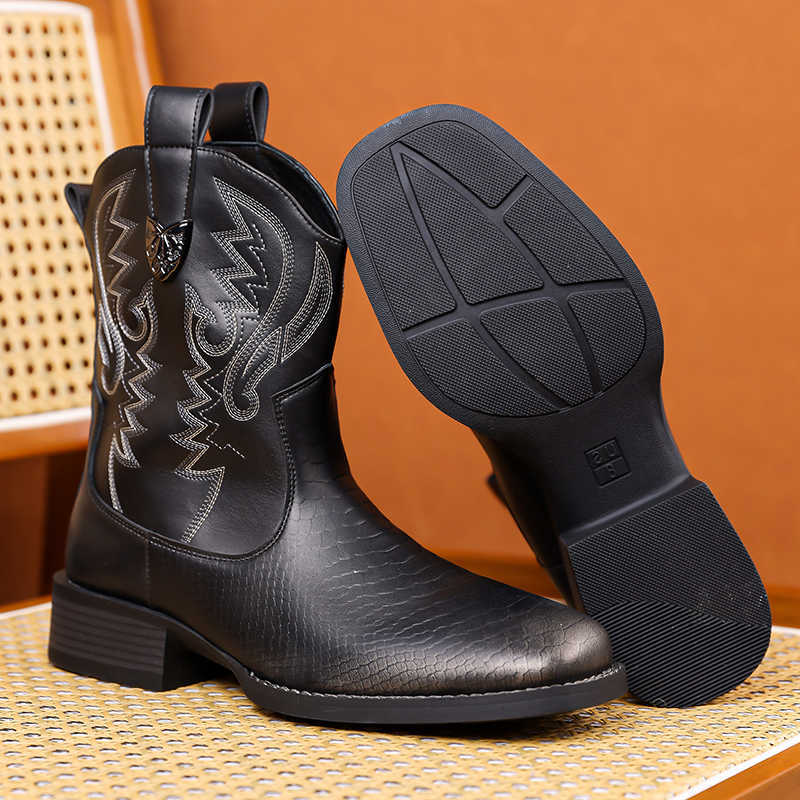 Low Boots Mens Italian 2026New Heel Embroidered Western Cowboy Boots Casual Leather Boots Outdoor Flat Designer Motorcycle Boots H260921