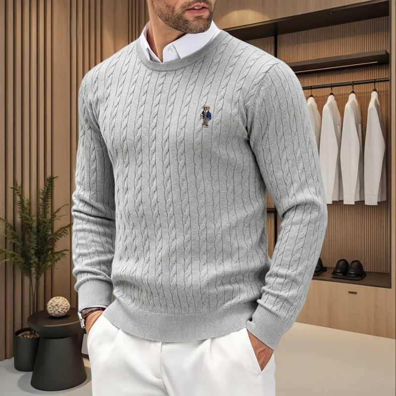 Luxury brand men's knitted round neck pullover bear embroidery design men's 2026 spring and autumn new fashion casual sweater Q260921