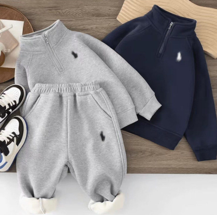 Conjunto de sudadera con capucha de invierno para niños cálidos al aire libre Conjunto de sudadera de 2 piezas con forro polar grueso y deportivo de
