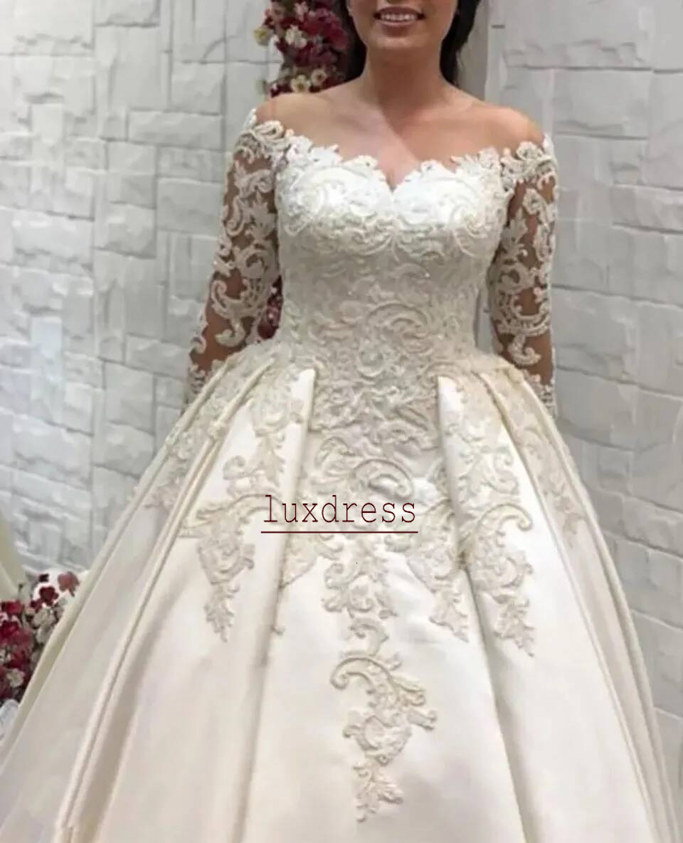Ivory White Wedding Dresses Princess A Line Floor Length Applique Beaded Custom Zipper Lace Up Plus Size Long Sleeve Satin Illusion Bridal Gowns