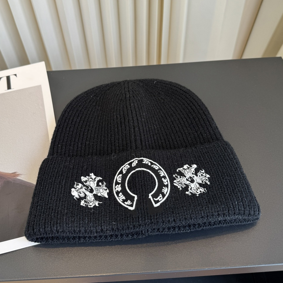 Beanie Winter Knitted Hats Designer Beanies for Women Men Fashion Classic Vertical Beanie Hat Skull Caps Outdoor Travel Hats Keep Warm