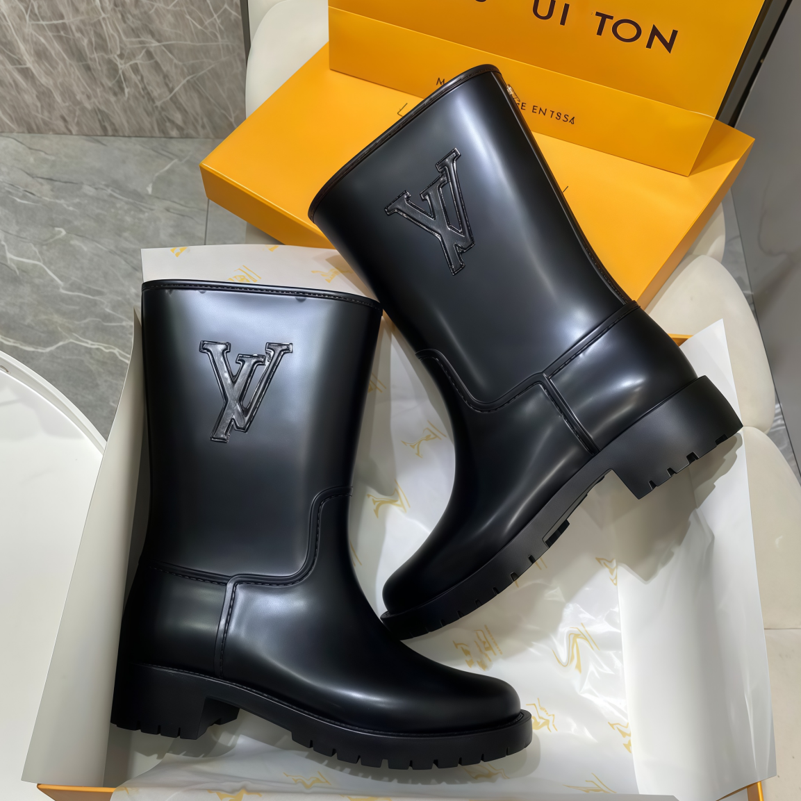 Designer Boots Women Black Rain Boots Chunky Heel Thick Platform Waterproof Rain Shoes Letter Print Fashion Short Rainboots Versatile Non-slip Water