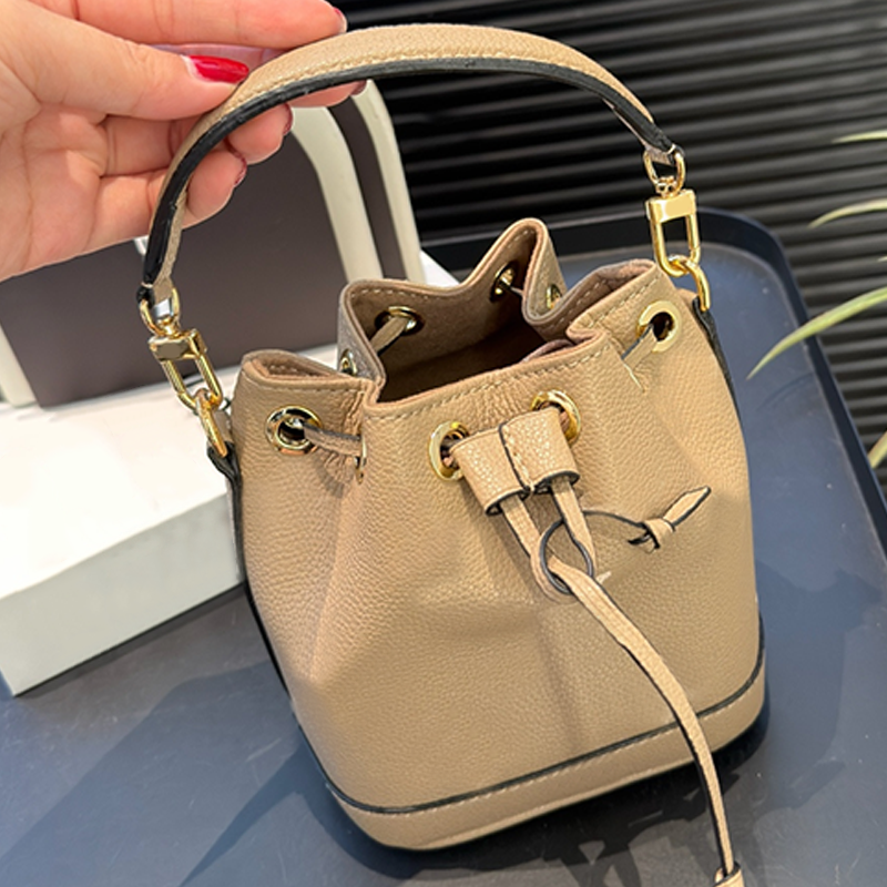 Reversible vintage flower bucket bag fashionable commuter bag luxury designer bag women's shoulder bag high-end handbag practical crossbody bag
