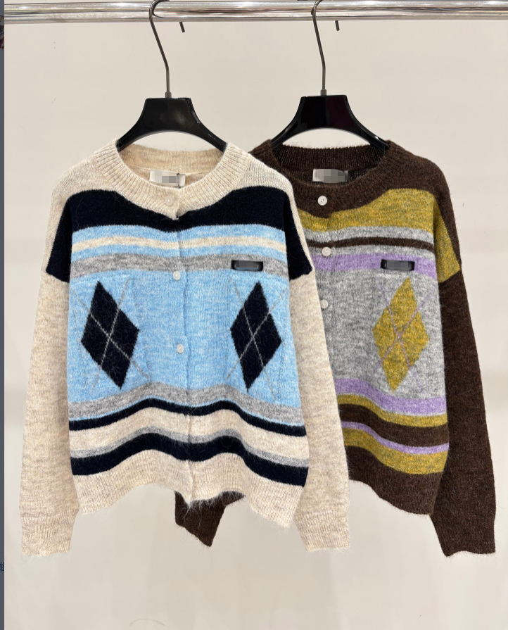 26 women's sweater round neck contrasting letter stripe print cute and fashionable loose knit top sweater 914
