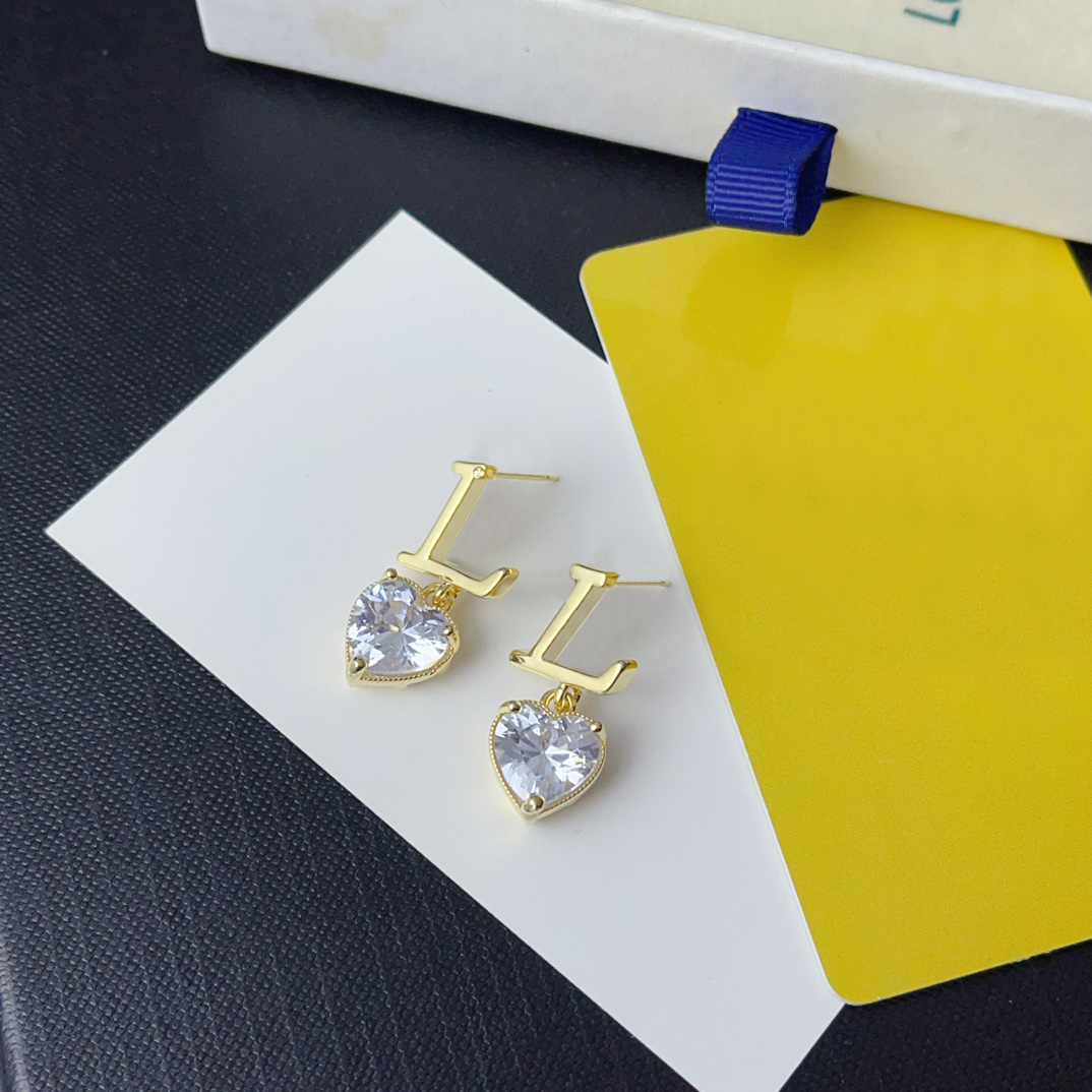 Exquisite Designer Plated Gold And Silver Letter Heart Shaped Zircon Earrings A Light Luxury Fashionable Gift Suitable For Womens Dating And Travel