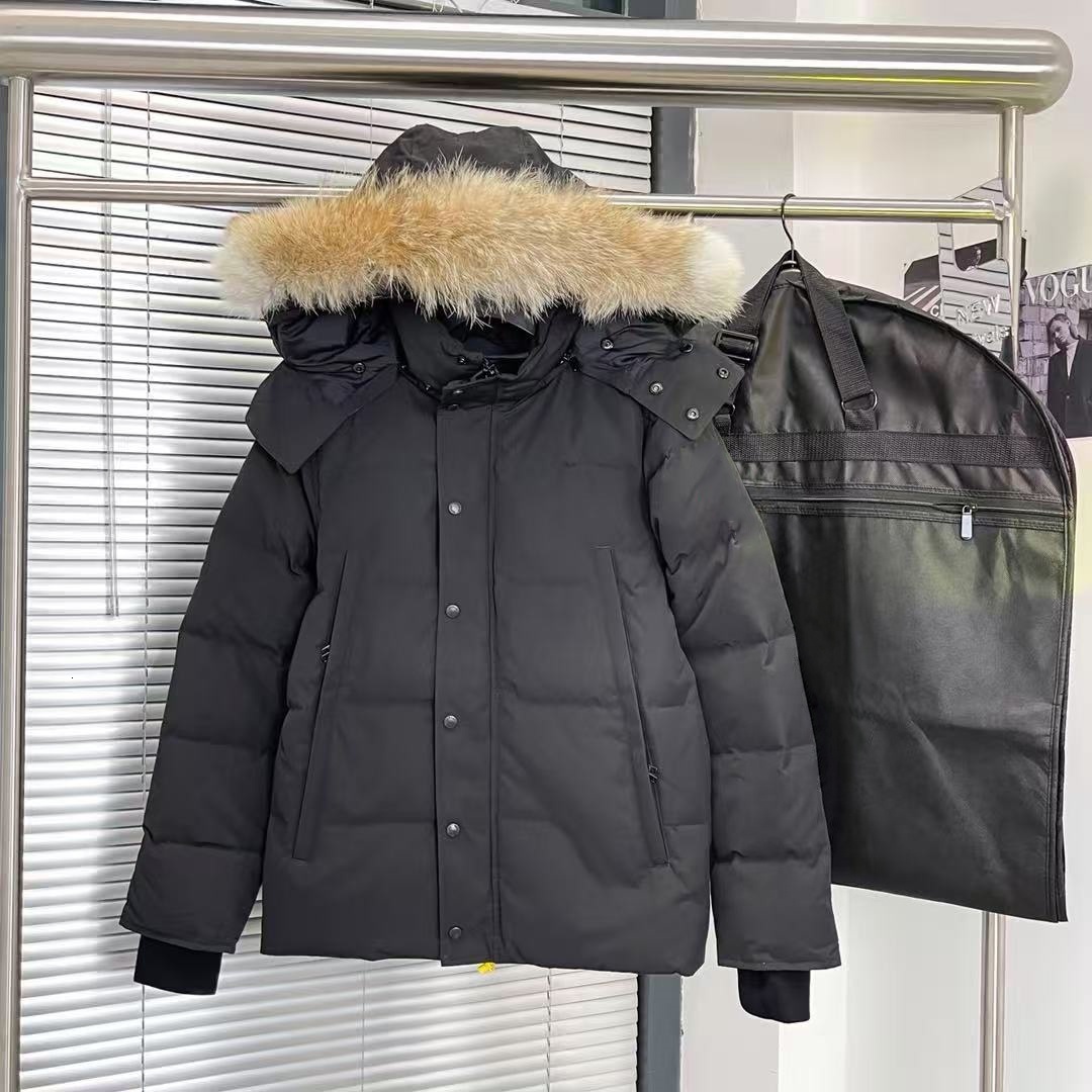 Designer Mens Winter Jacket Doudoune Jacket Wyndham Parka Homme Warm Outerwear Wolf Fur Hooded Fourrure Manteau Jacket Coat Hiver Black Badge Jacket