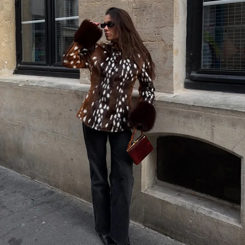 Vintage Faux Fur Cropped Jacket Women Deer Spot Print Stand Collar Dark Fur Cuff Button Up Short Coat Winter Street Outerwear 260920