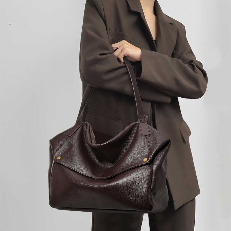 Winter 2026 Cross New Body Large-Capacity Shoulder Leather Large Bag European and American Soft Leather Tote Bag Simple Casual Women's Bag H260