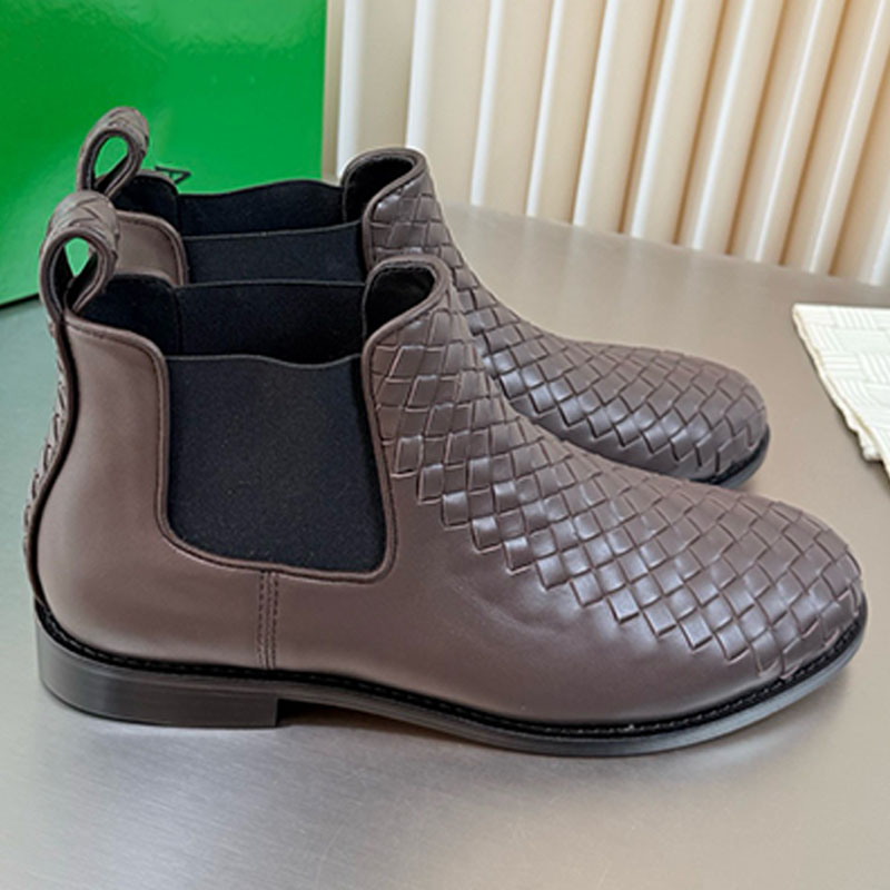 Mujeres Hombres Intrecciato Lug Chelsea Botines Piel de becerro marrón Suela de micro goma Botas cortas estilo pareja Botas de diseñador de cuero in