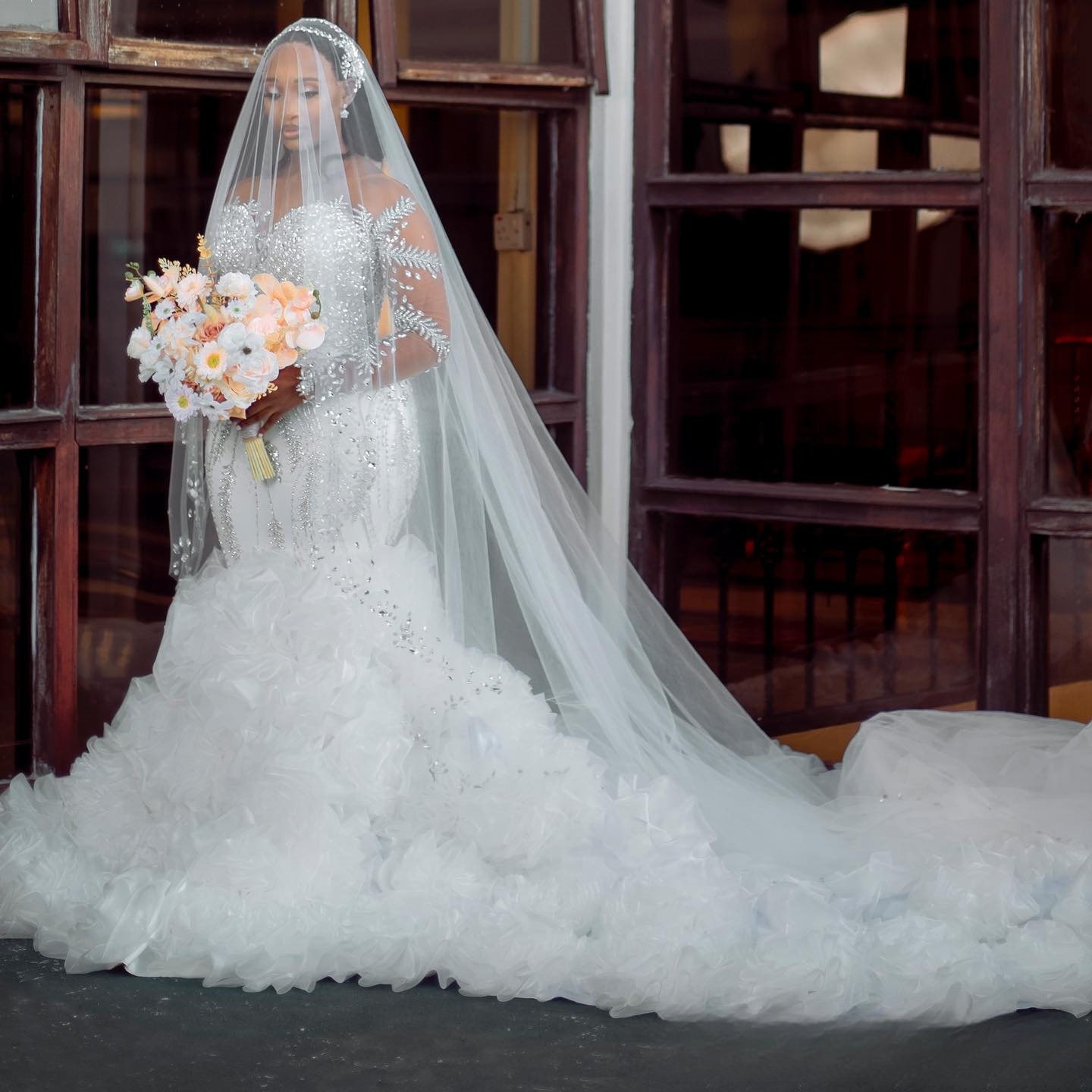 Luxury Sexy Mermaid Wedding Dresses Jewel Neck Silver Crystal Beads Rhinestone Ruffles Tiered Cathedral Train Plus Size Formal Bridal Gowns Veil Hea