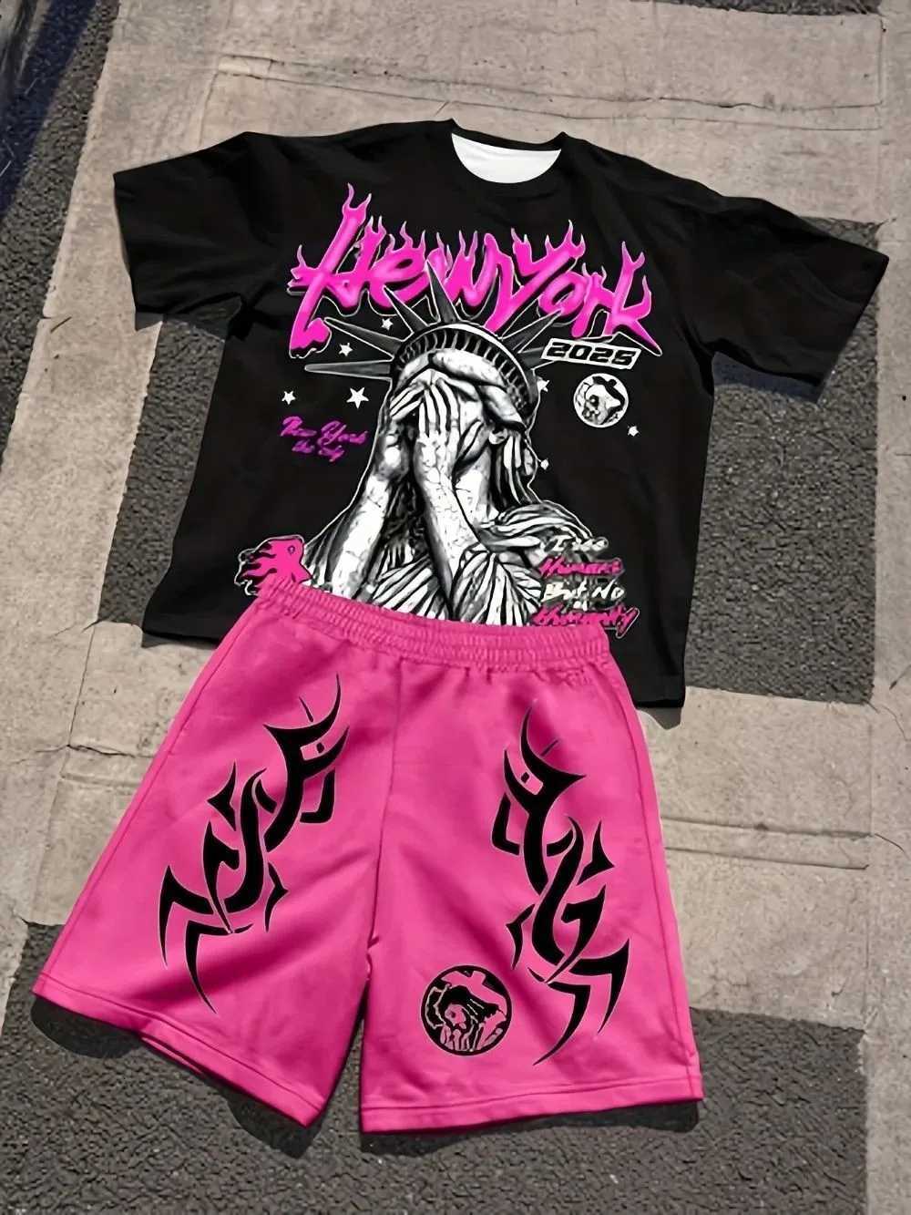 Tracksuits New Men's Men's Summer Statue of Liberty Printed Comfortable Breathable Round Neck T-shirt Drawstring Shorts Set Outdoor Street