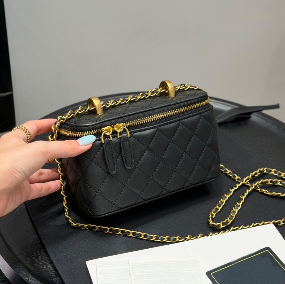 Designer Luxury Bag Parisian Chic Quilted Vanity Makeup Bag for Women Double Ball Chain Crossbody Cosmetic Case Mini Leather Shoulder Purse