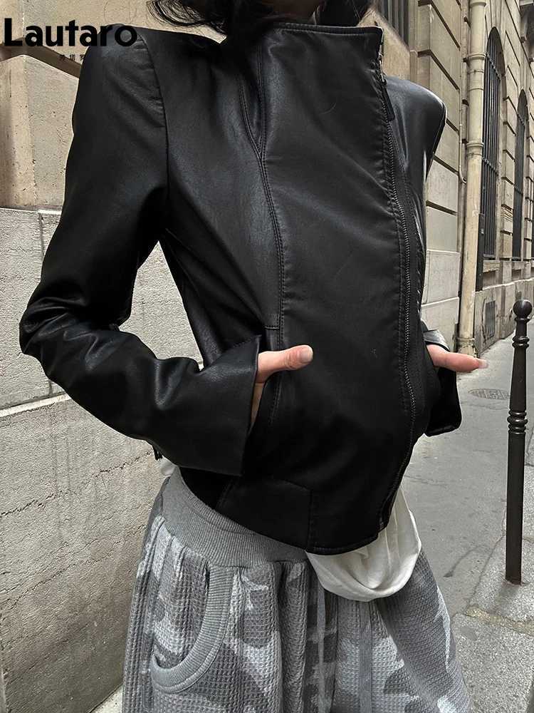 Short Lautaro Autumn Fitted Matte Black PU Leather Jacket Women Shoulder Pads Long Sleeve Luxury Designer Streetwear Clothes C260921