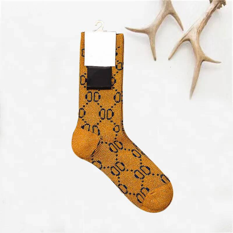 Kids Socks Designers design high quality leisure socks with fashionable letter patterns in 10 colors of luxury women's medium stockings