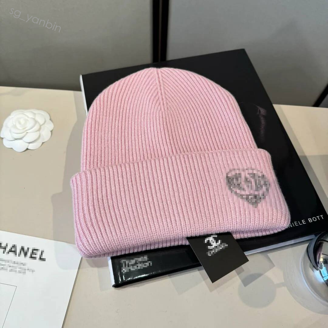 Luxury Pink Black White Chan Skull Fashion knitted winter designer Bonnet Caps High quality wool Beanie mens women warm hat Hot