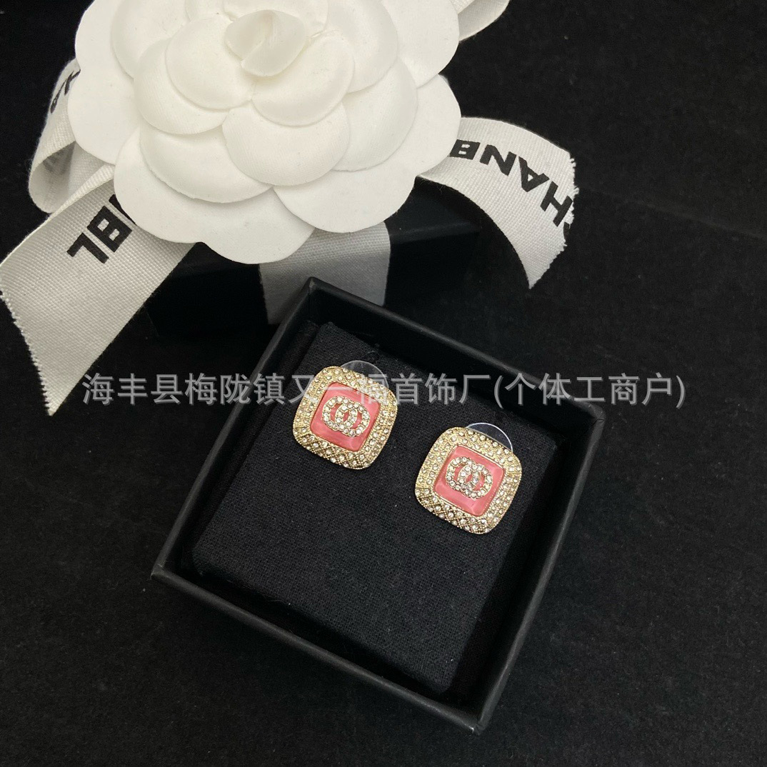 jewellery designer for women Pink enamel earrings early spring collection ice pink translucent versatile sweet and subtly luxurious with gold edged