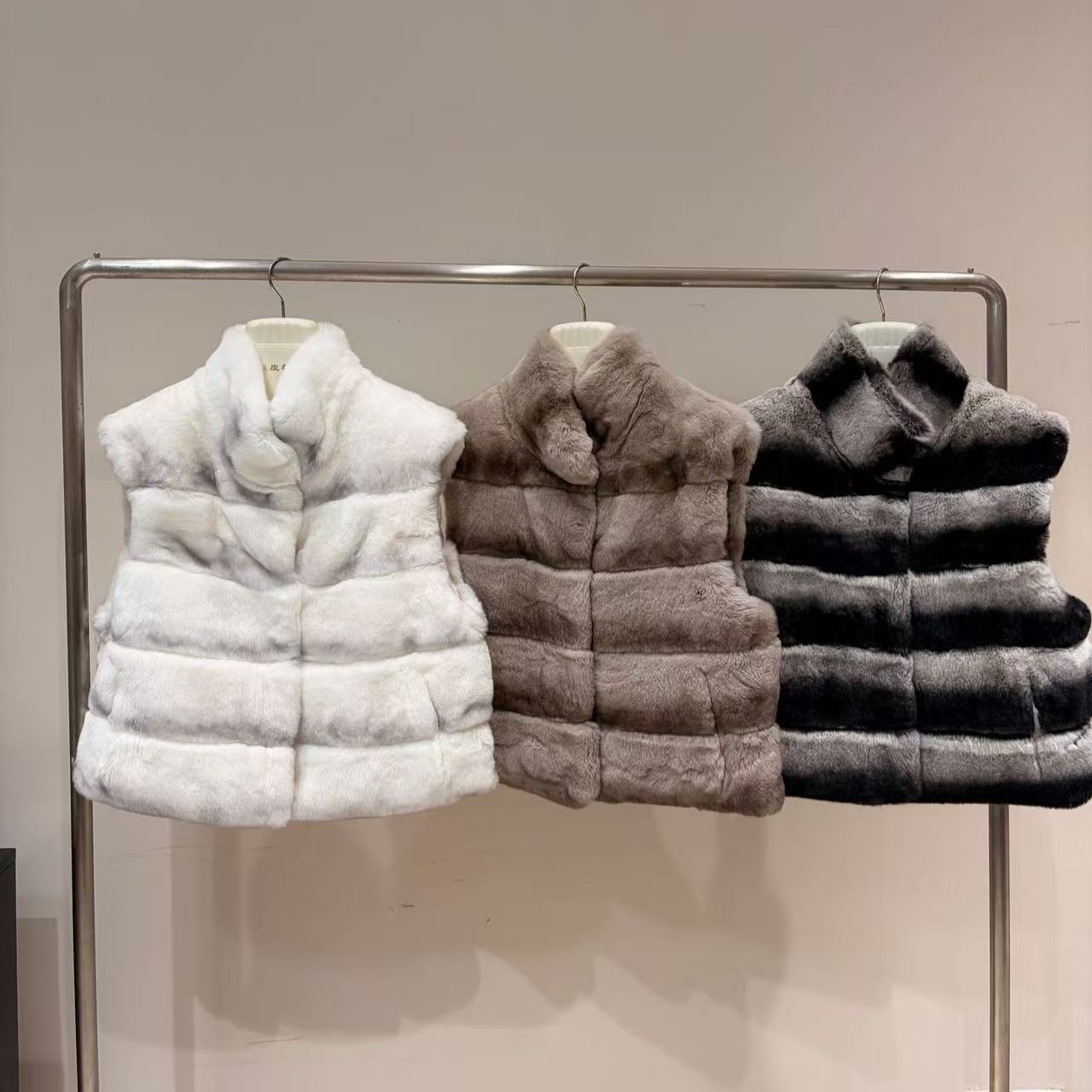 Women's Fur Faux Fur APIPEE Casual White Black Fluffy Fall Winter Faux 2026 Fur Coat Women Jacket Long Sleeve Cropped Puffer Fur Jacket For Wom
