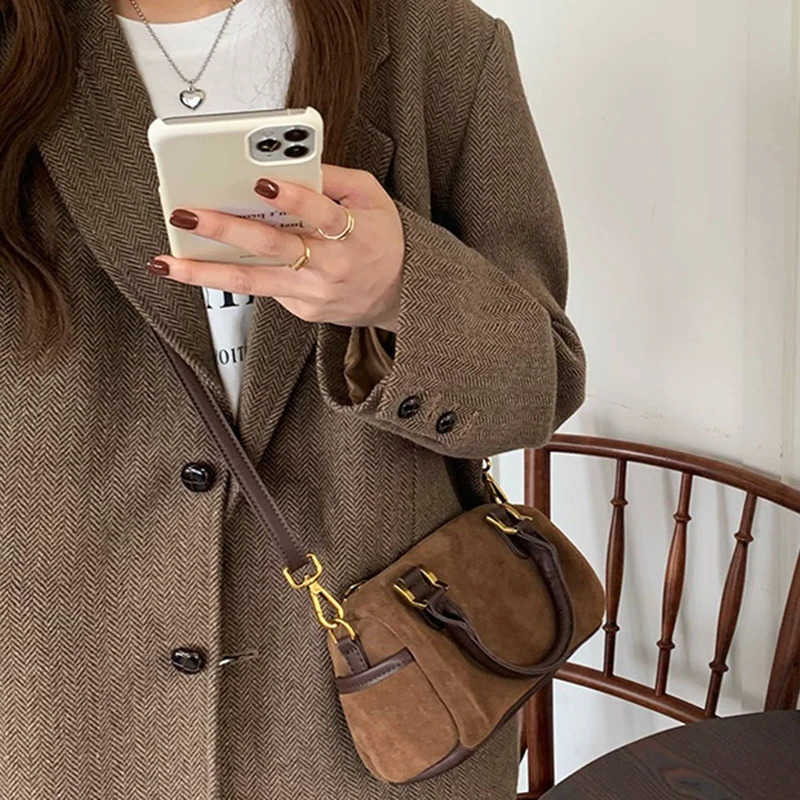 Lady Cross Sale Body Hot Versatile Velvet Boston Bag Women Korean Mini Handbag Female Classic Daily Commute Crossbody Bag H260922