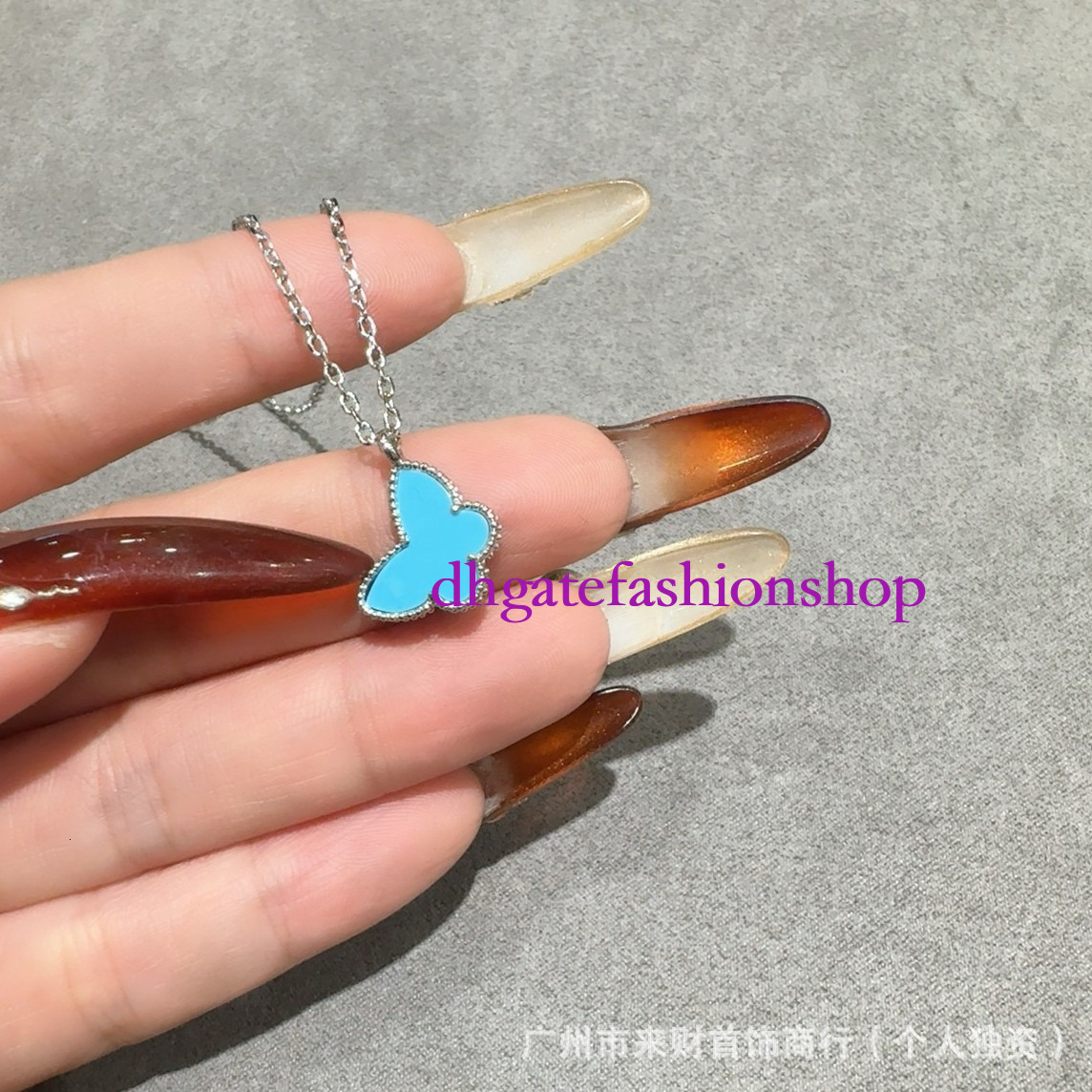 Designer Jewelry Vanle cleef necklaces Blue Shell Butterfly Necklace for Women Fashionable Four Leaf Clavicle Chain Versatile and Lightly Luxurious