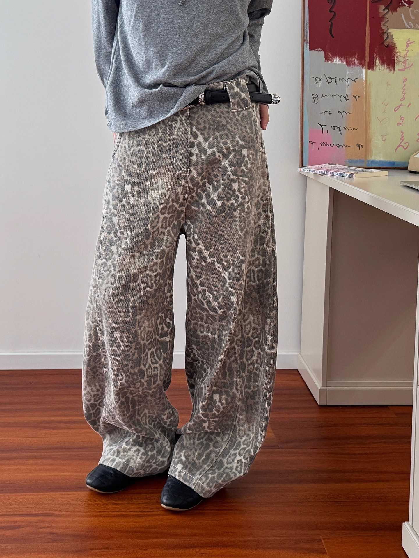 Niche Men's Jeans Design men's denim pants leopard print new autumn unisex silhouette wide leg loose women's curved knife jeans T2609