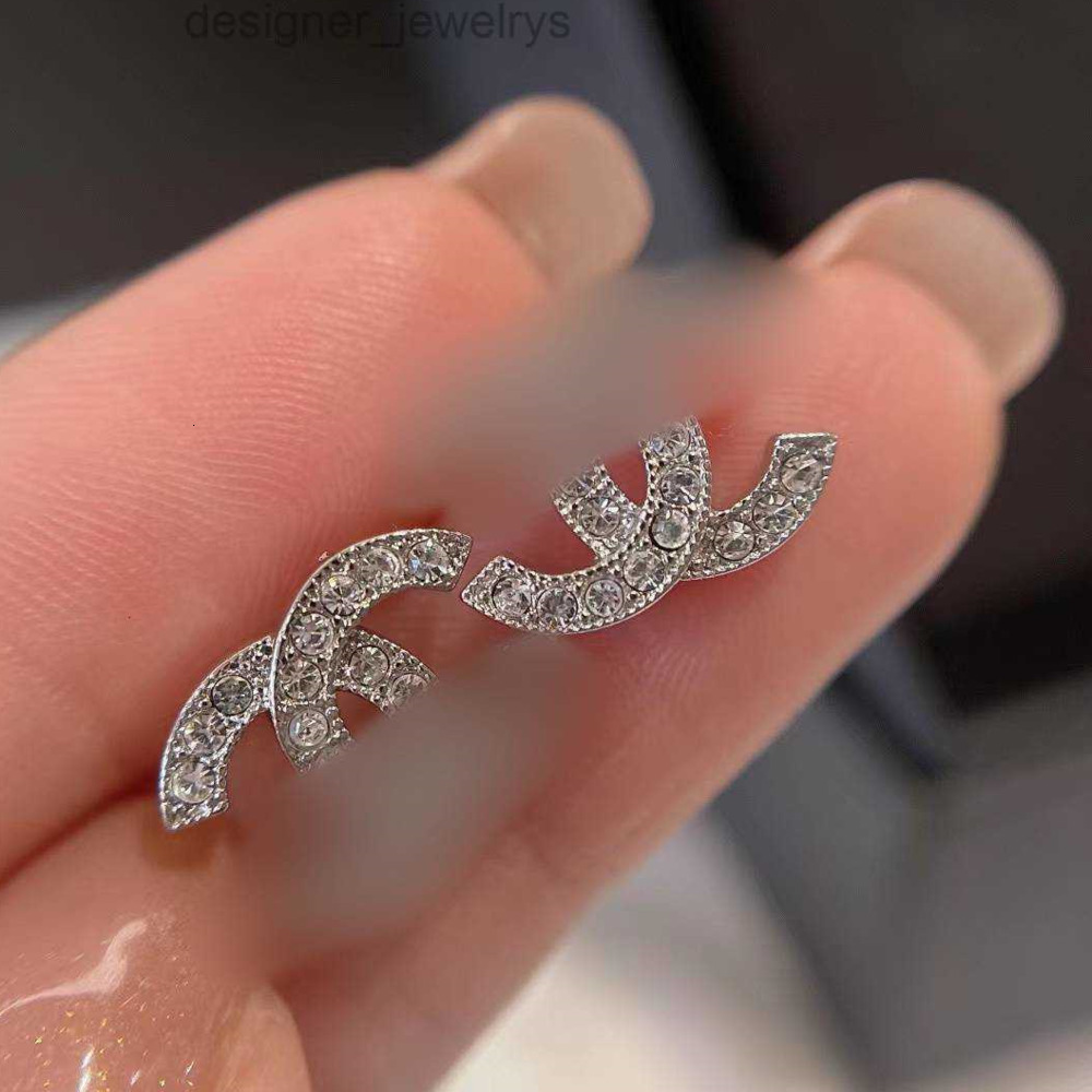 Stud Stud Fashion stud earrings woman Luxury designer earring multi colors c letter jewelry women 18k diamond Wedding Gifts T2302031 AAAAA