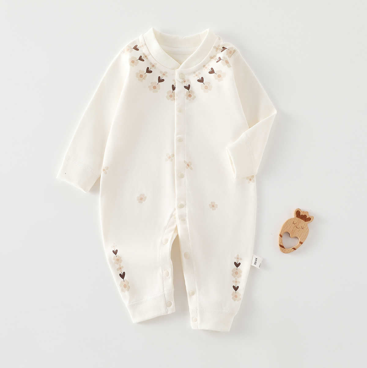 Baby romper spring and autumn style pure cotton newborn infant clothing longsleeved suitable for outdoor wear baby girls allseason crawling suit Q26