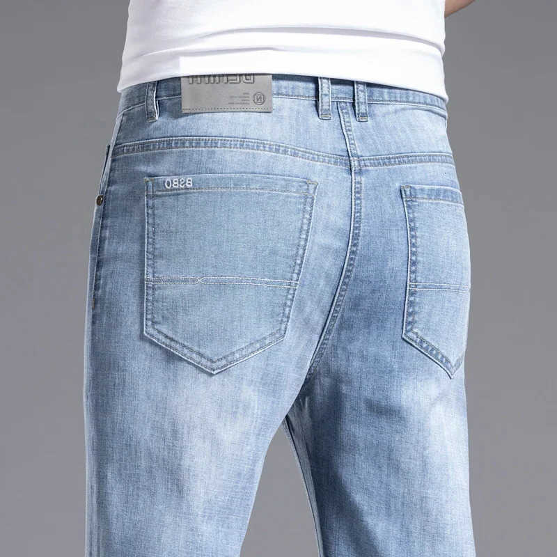 2024 Jeans da uomo Jeans da uomo nuovi autunnali dritti casual Azzurro classico traspirante confortevole senza stiratura pantaloni in denim elastici