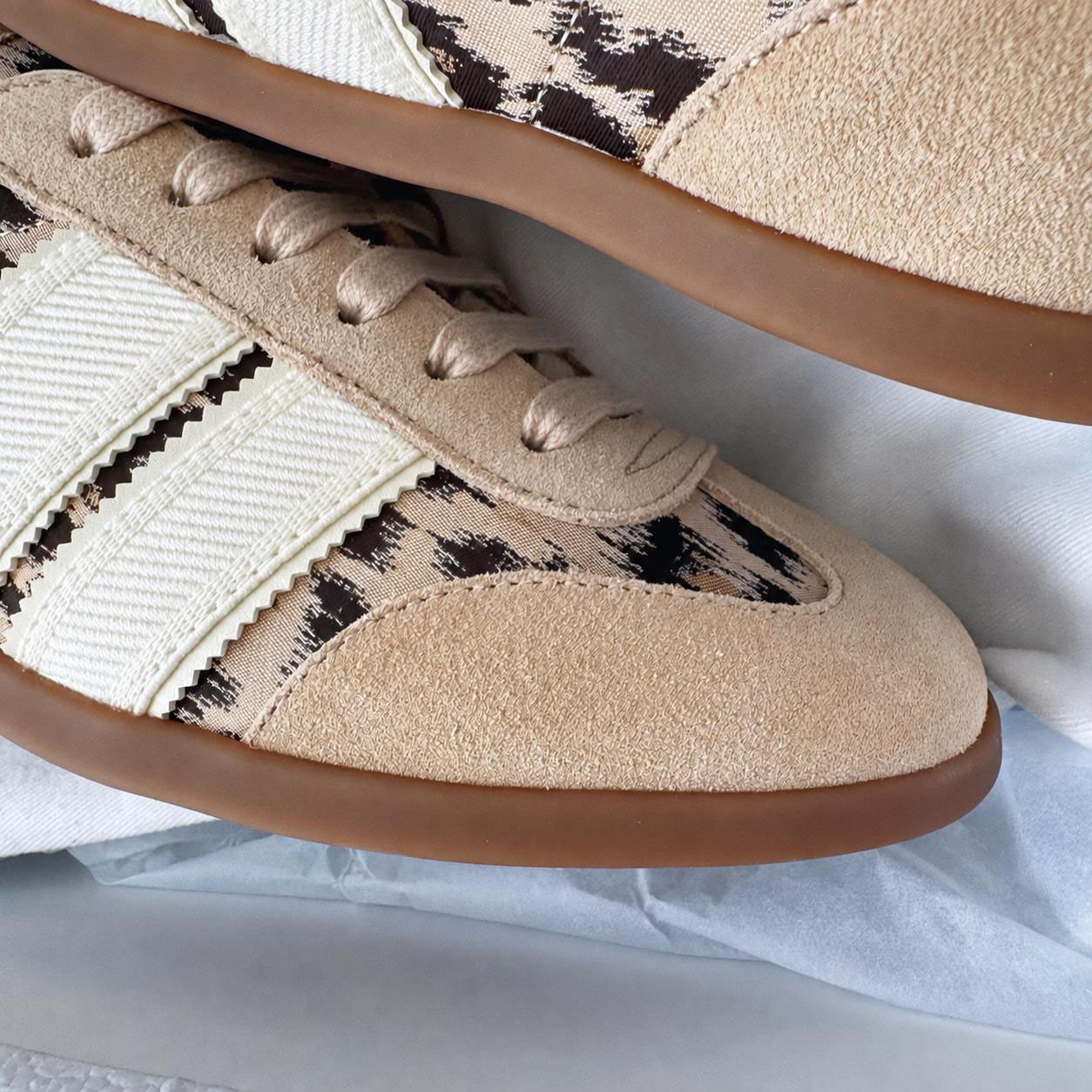 Women Fashion Sneakers Shoes Luxury Designer Suede Lace Up Low Top Leather Walking Outdoor Casual Round Toe Beige Blue Flat Classic Soft Tennis