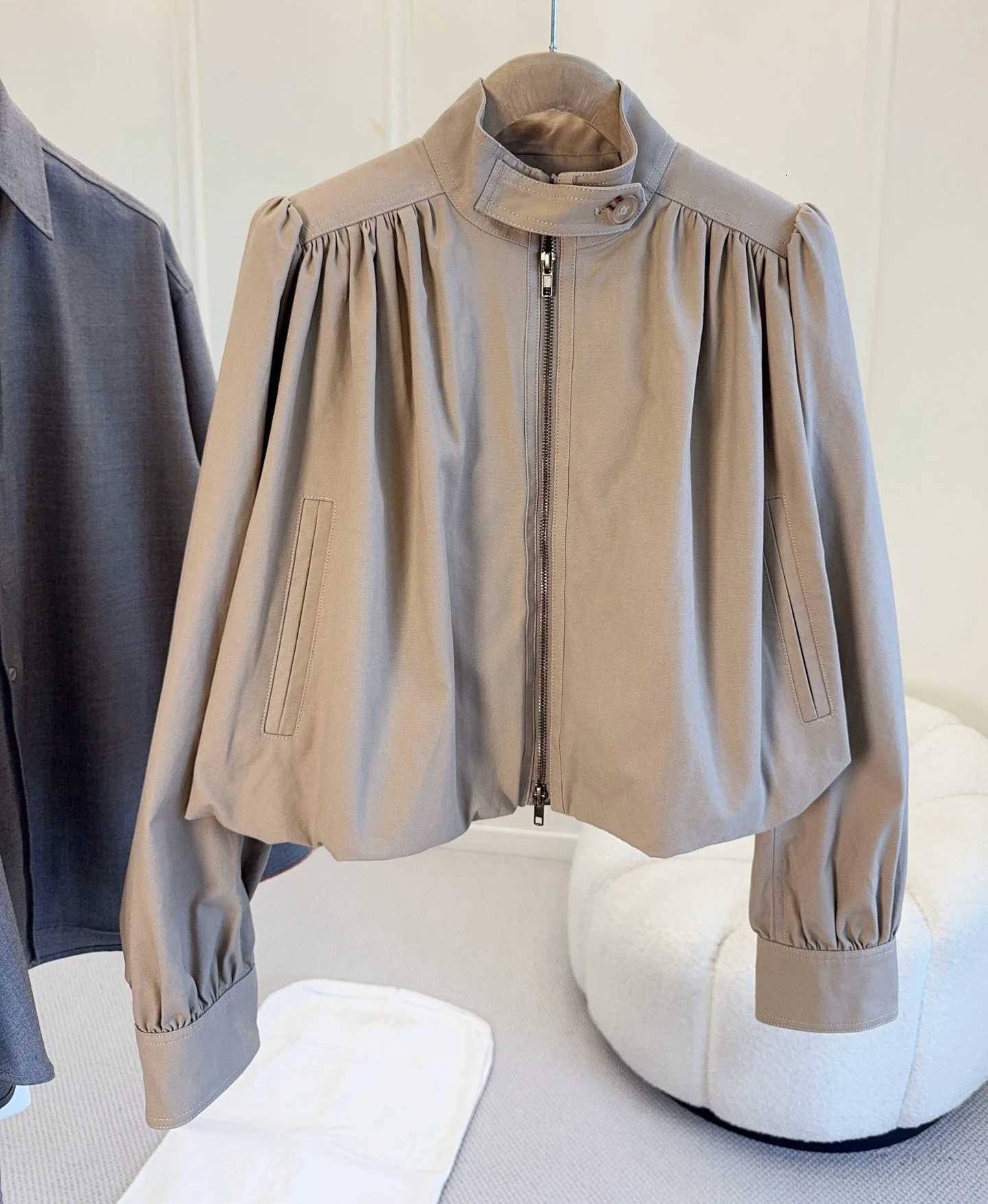 Women's Jackets 2026 Autumn New Women's Stand up Collar Short Jacket Top with Wrinkled Bubble Shoulder Design High Quality Simple Elegant