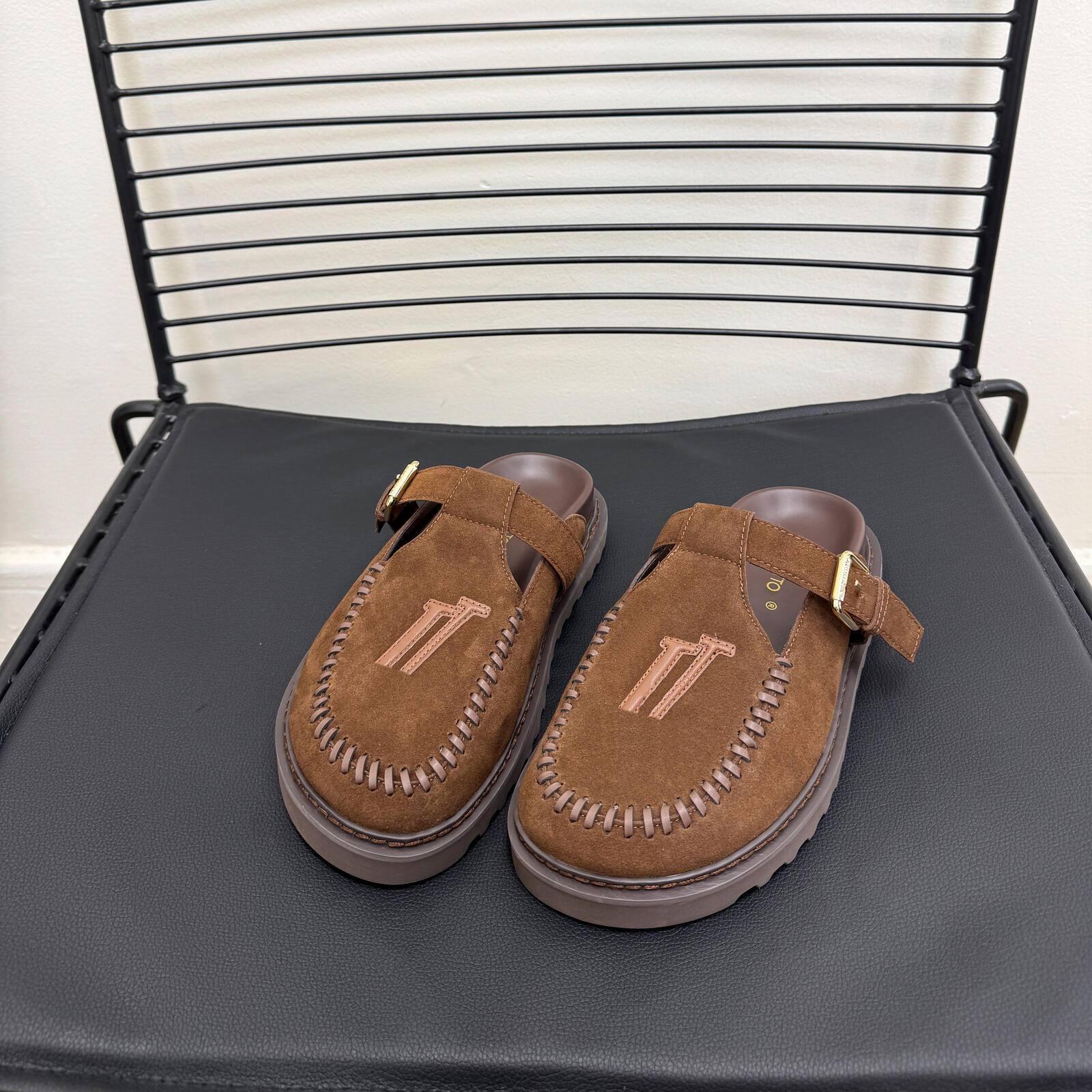 High quality Slip On Suede Flat Slippers gift Outdoor travel print Mule Designer men women Closed Toe Fashion Metal Buckle sandal Casual Shoe luxury