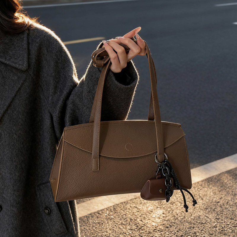 Popular foreign trade item: solid-color, lychee-patterned underarm bag, stylish casual shoulder autumn and winter, a fashionable tote bag for women