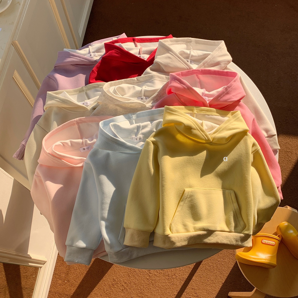 A2849 Sweat-shirt à manches courtes pour enfants, coupe ample, haut argenté 3D, confortable, vêtement à capuche durable, adapté aux garçons et au