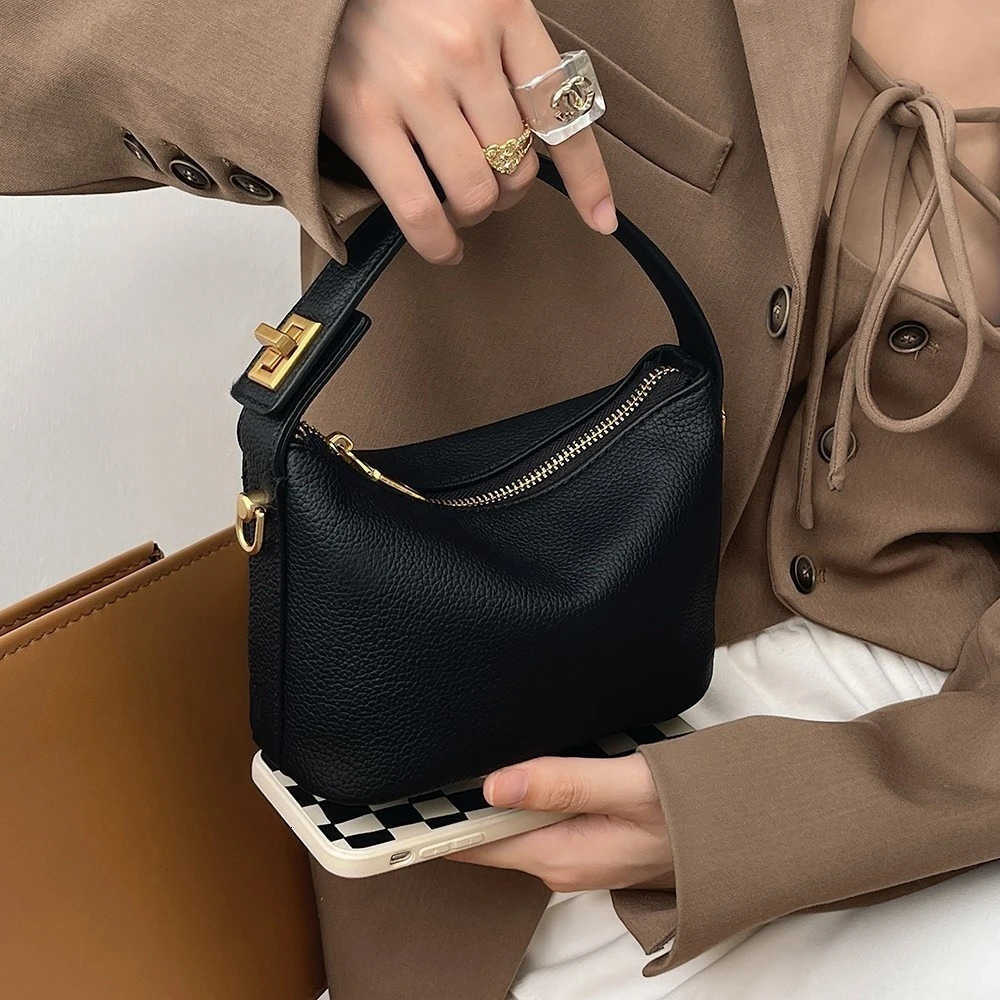 Women's Cross Soft Body Leather Handbag Crossbody Bag Fashionable Cloud Bag Simple Vintage Diagonal Bag Minimalist Tote Bag H260922