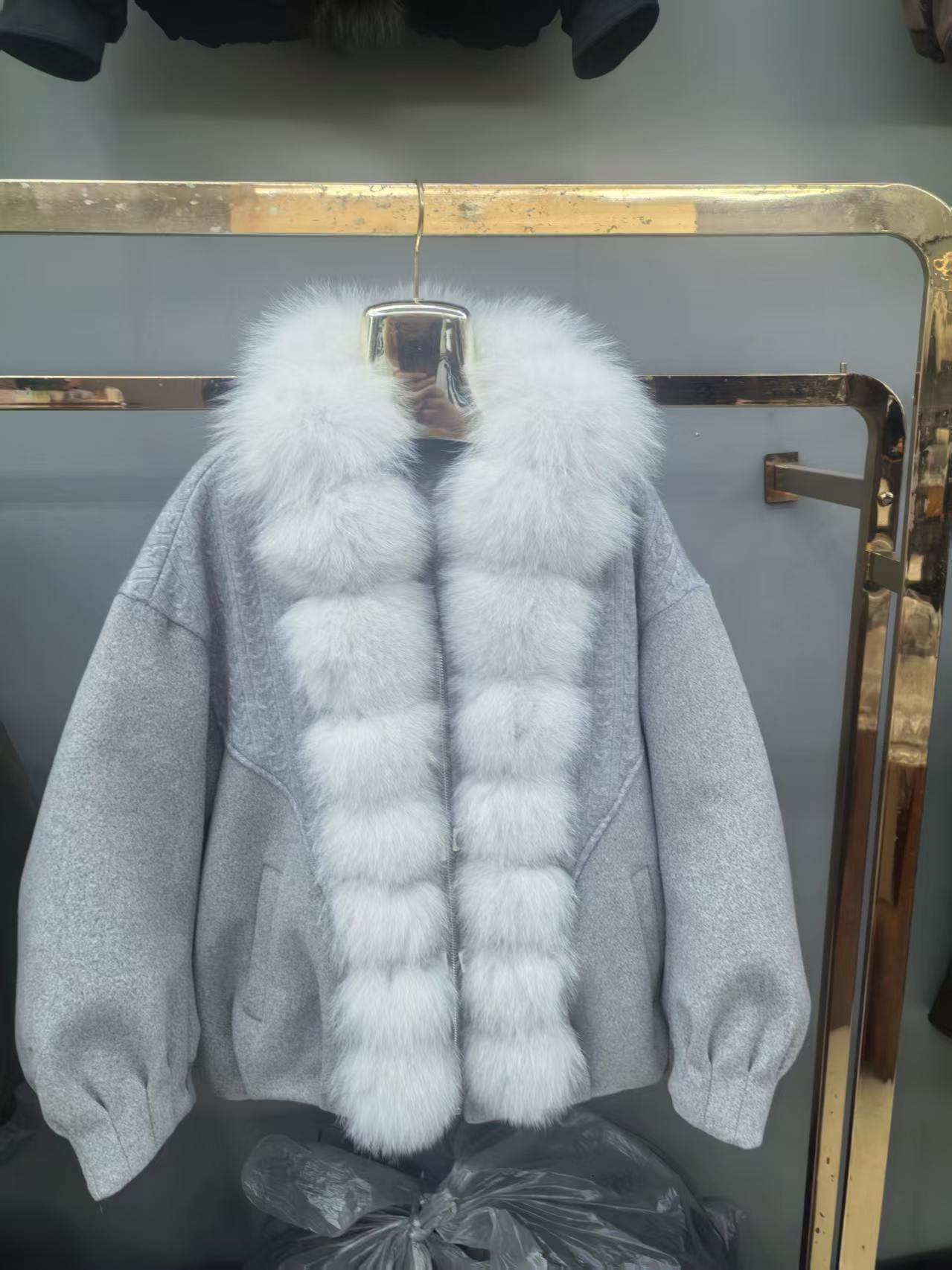 New Winter Woolen Blend Knit Down Jacket with Natural Real Fox Fur Collar, Fashionable Loose Fit Warm Coat